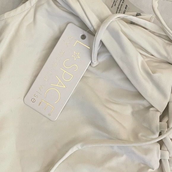 L*Space Off-the-Shoulder One-Piece Size 10/Medium - Picture 4 of 6